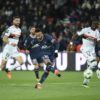 Autor de dois gols na goleada do time parisiense por 5 a 1 diante do Lorient, atacante brasileiro debocha de crítica de jornalista francês