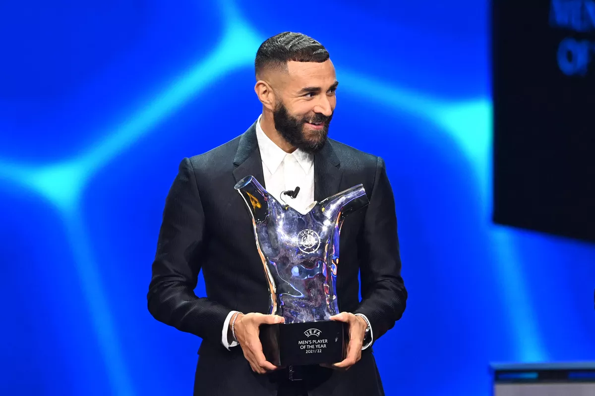 Centroavante recebeu o prêmio entregue na última quinta-feira (25), durante a cerimônia de sorteio dos grupos da próxima Champions League