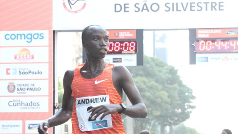 O atleta Andrew Rotich Kwemoi é o primeiro representante do país africano a vencer a prova