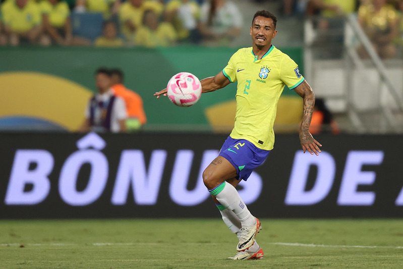 Novo lateral já acumula passagens pela Seleção Brasileira e ganhará nova chance