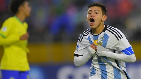 O meia-atacante da Argentina eliminou o Brasil na Copa do Mundo Sub-17