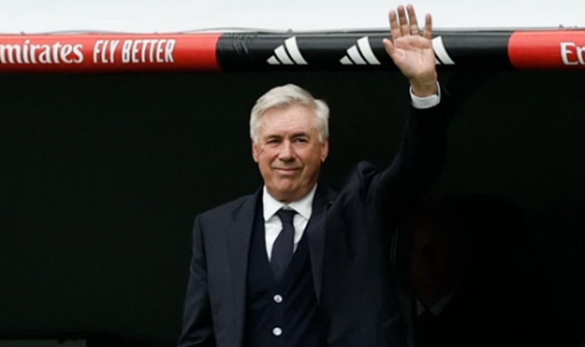 Carlo Ancelotti desembarca no Brasil e já aparece com boné da seleção
